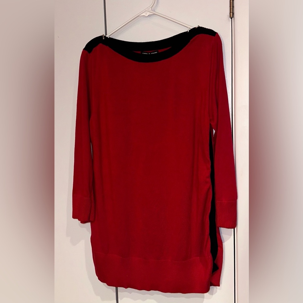 Cable & Gauge Red Crew Neck Sweater with Black Trim